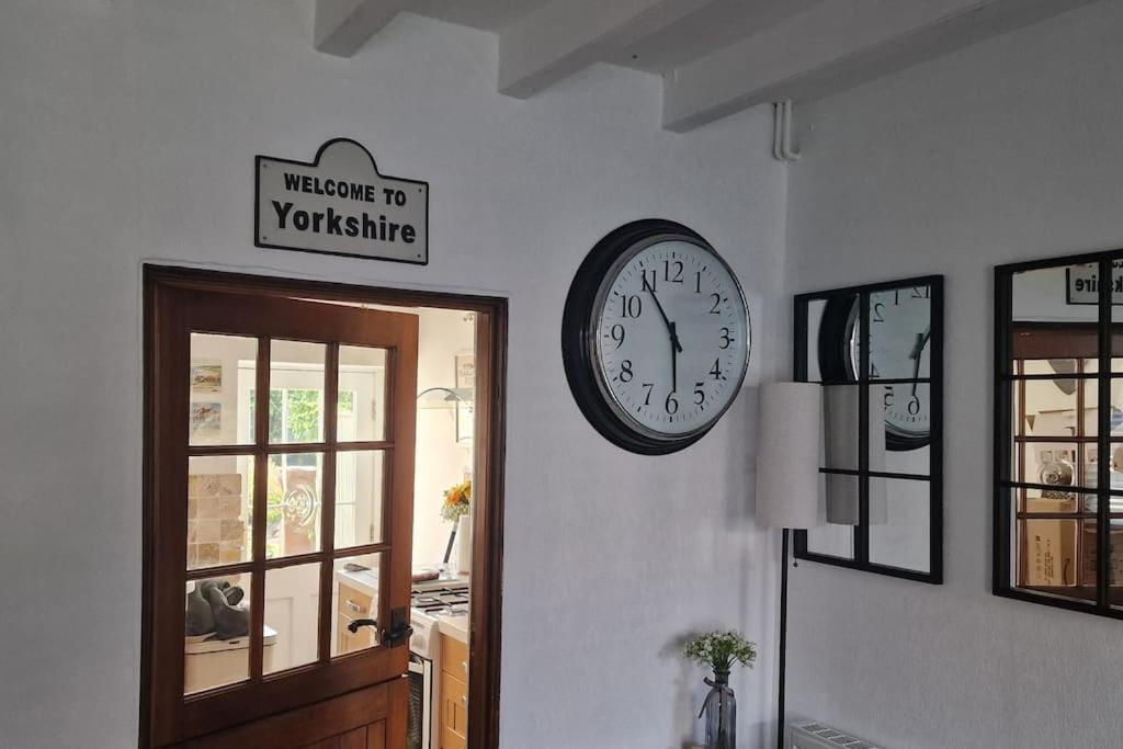 Black Cat Cottage - Central Pickering Grade 2 Listed Cottage Esterno foto